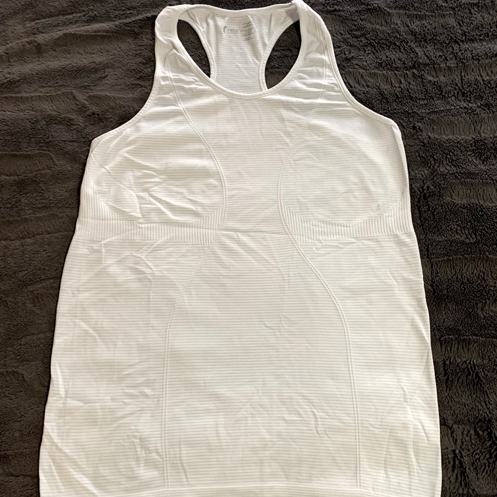 Zyia tank, size large